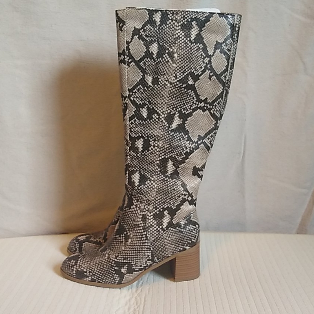 Women's Marlee Gray Snakeskin Kneehigh Boots